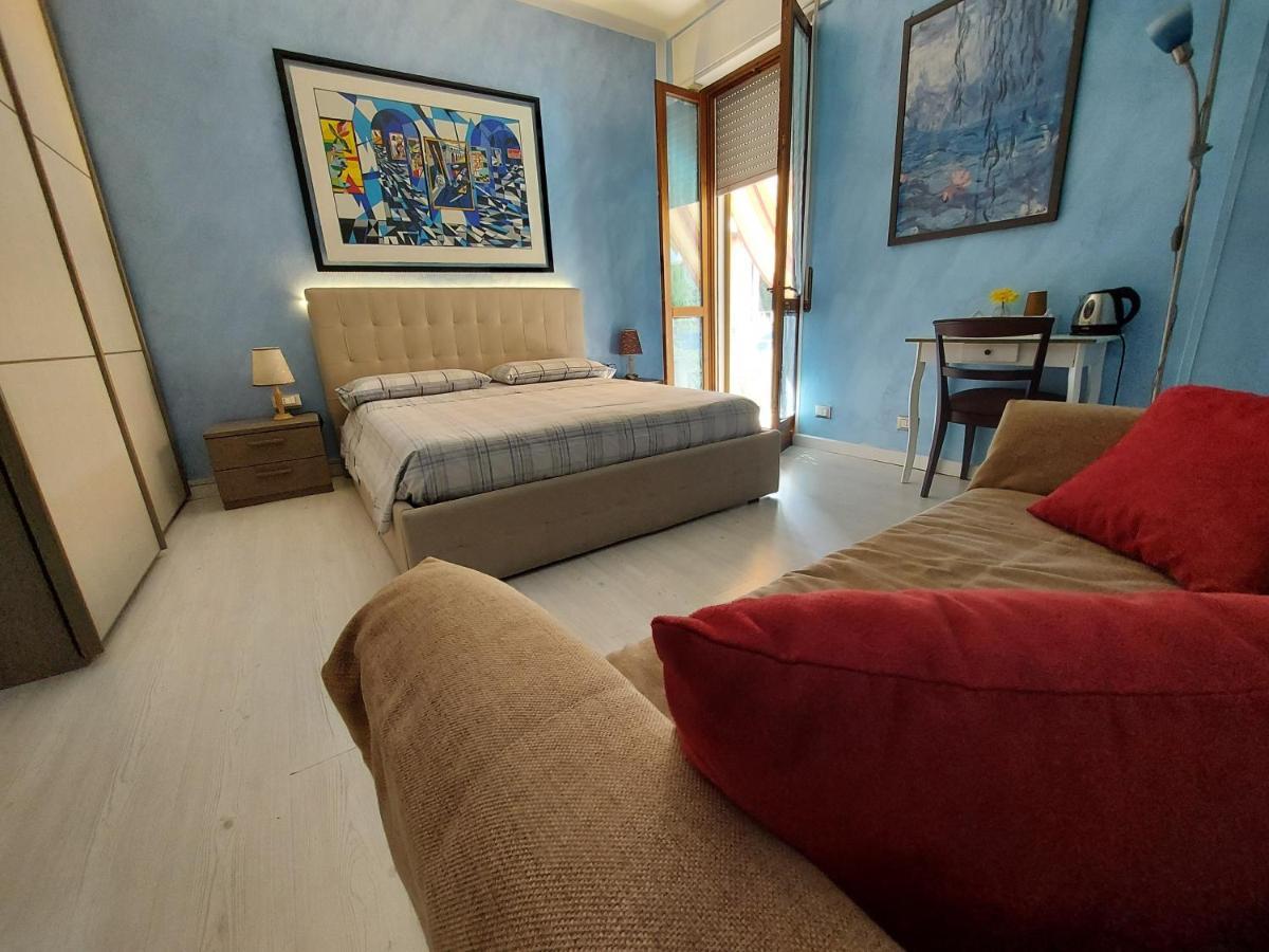 B&B Desenzano เดเซนซาโนเดลการ์ดา ภายนอก รูปภาพ