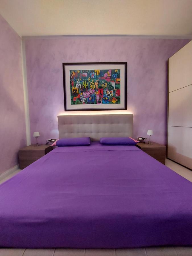 B&B Desenzano เดเซนซาโนเดลการ์ดา ภายนอก รูปภาพ