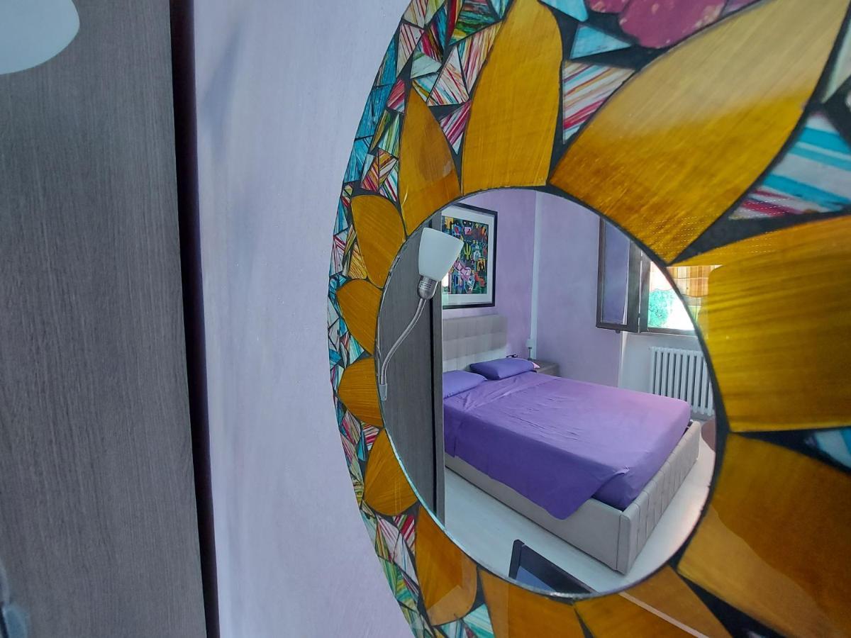 B&B Desenzano เดเซนซาโนเดลการ์ดา ภายนอก รูปภาพ