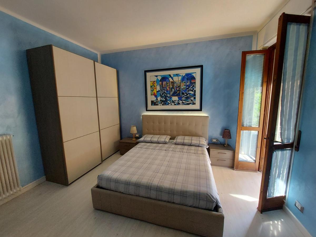 B&B Desenzano เดเซนซาโนเดลการ์ดา ภายนอก รูปภาพ