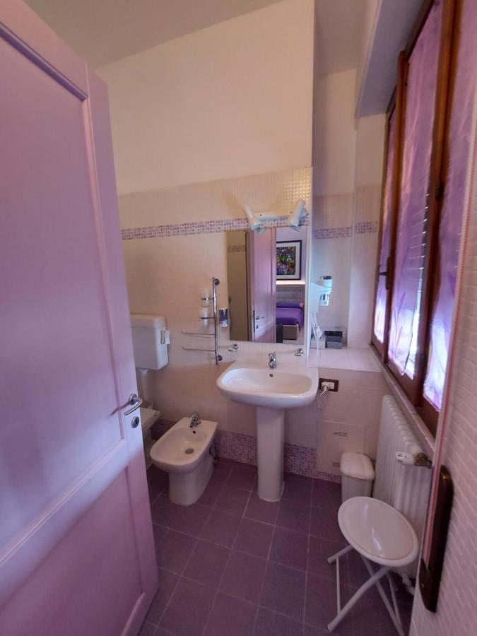 B&B Desenzano เดเซนซาโนเดลการ์ดา ภายนอก รูปภาพ